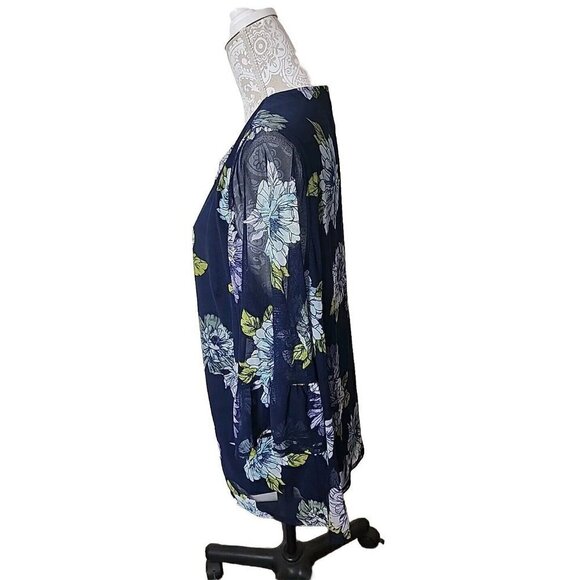 Catherines Top Flowy Lined 3/4 bell sleeve blue floral Women's 2X - Picture 9 of 9